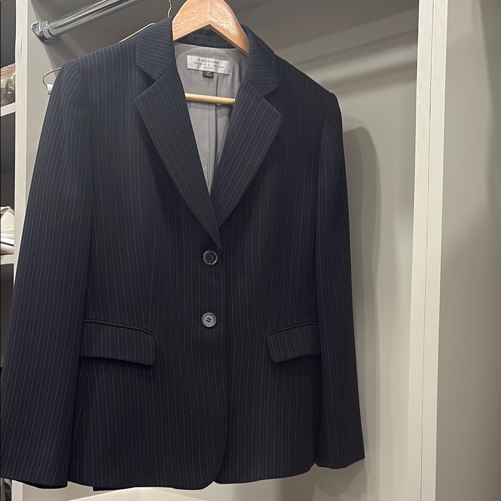 Tahari ASL Black Pinstripe Pantsuit